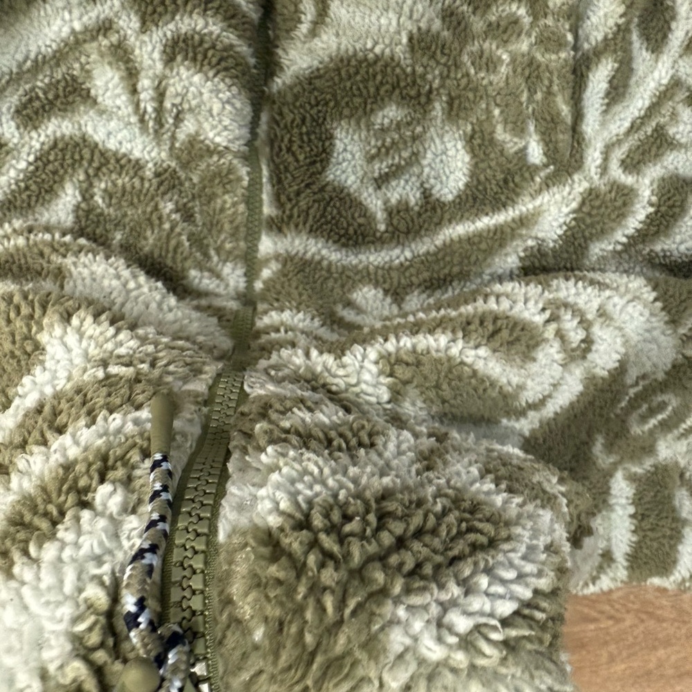 Floral Patterned Fleece Jacket - Picture 5 of 5